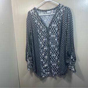 Black and White Geometric Women's Top size 3X